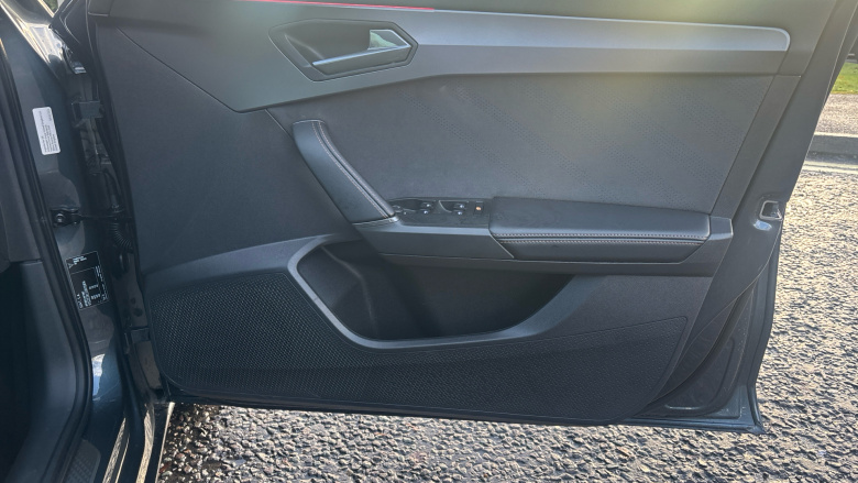 CUPRA Leon 1.5 eTSI 150 V2 5dr DSG Petrol Hatchback